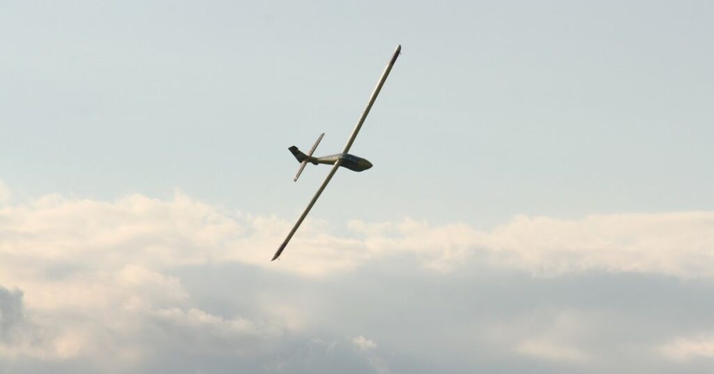 R-26S in steep turn