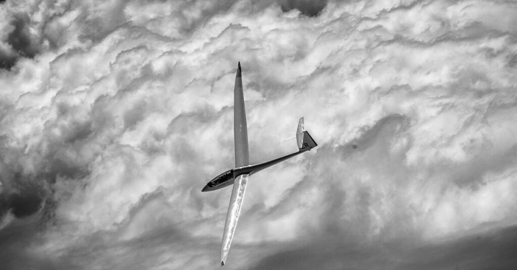 sailplane descending